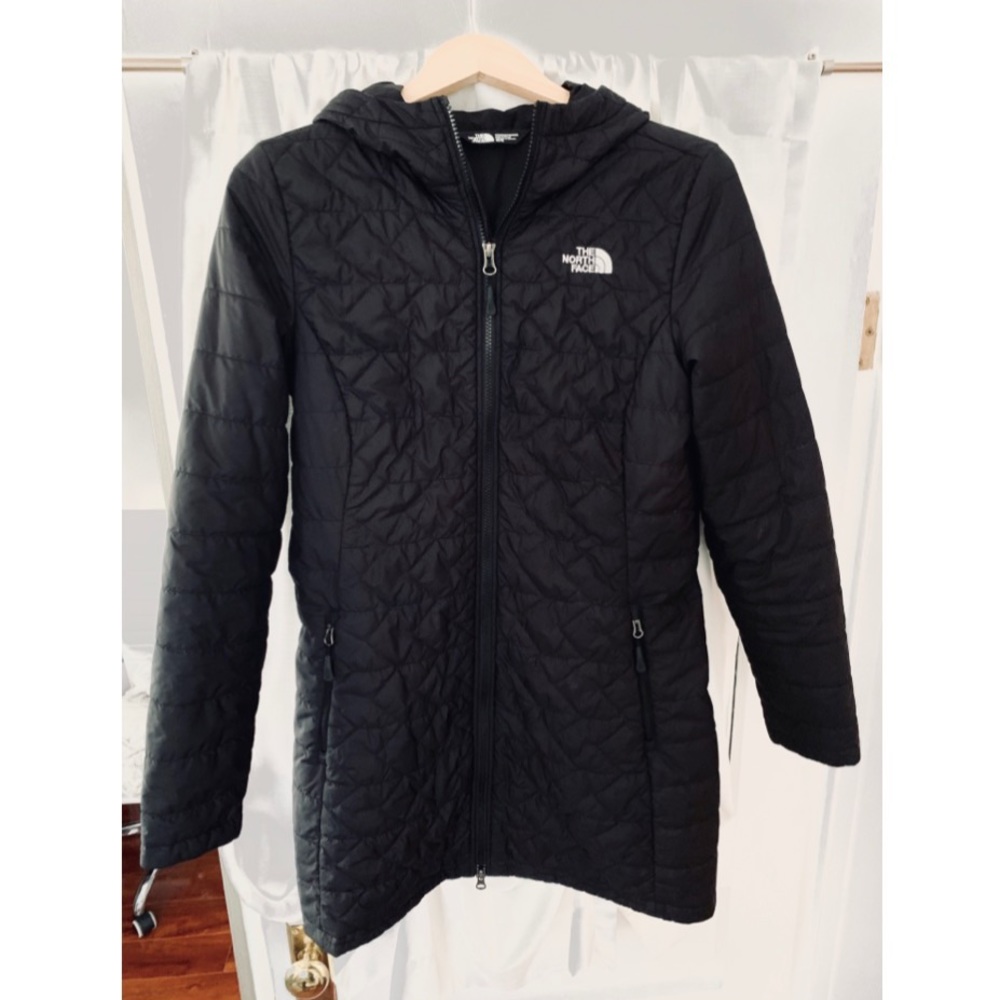 Women’s North Face Puffer Jacket (Thin Puffer)